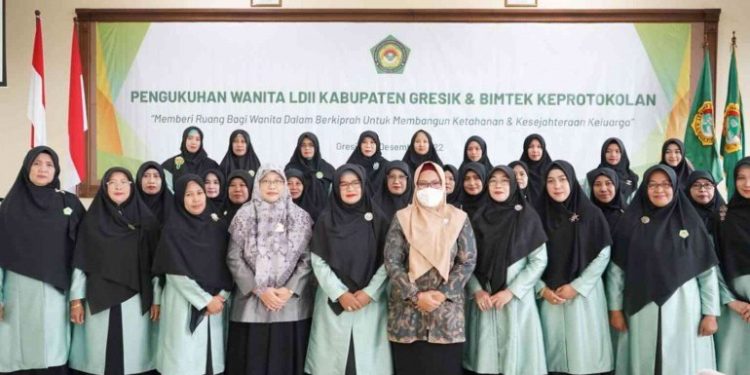 Pengukuhan pengurus Wanita LDII Gresik masa bakti 2021-2026. Foto: LINES.