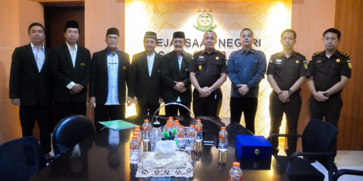 DPD LDII Sidoarjo beraudiensi dengan Kejaksaan Negeri (Kejari) pada Senin (2/1). Foto: LINES.
