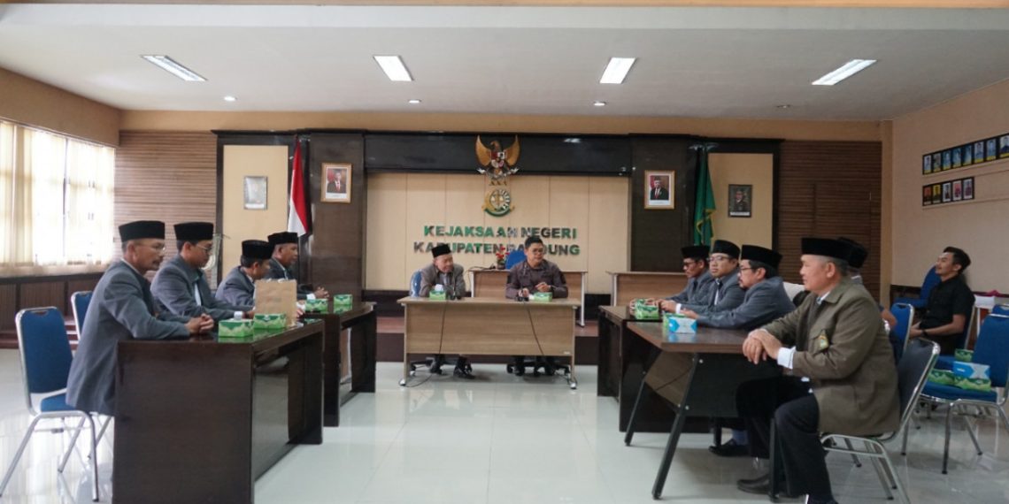 DPD LDII Kabupaten Bandung beraudiensi dengan Kejaksaan Negeri (Kejari) Kabupaten Bandung pada Kamis (19/01). Foto: LINES.