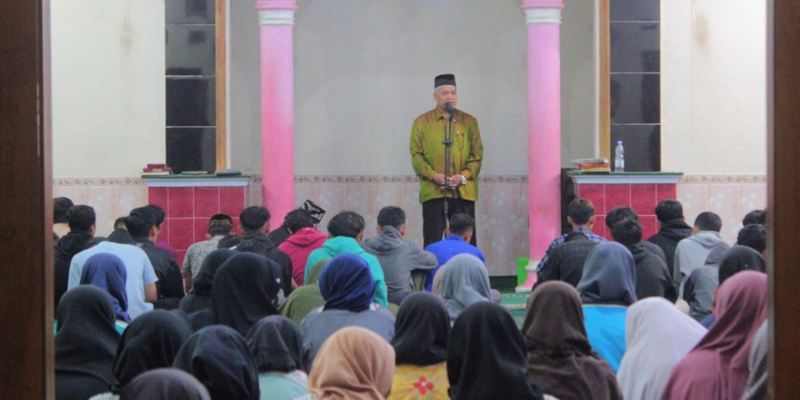 Setiap menjelang akhir tahun dan libur sekolah sudah menjadi agenda rutin Pondok Pesantren (Ponpes) Sabilul Muttaqin untuk melaksanakan pengajian tahunan. Foto: LINES.