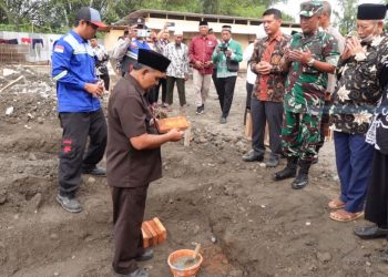 Tokoh Agama dan Masyarakat Saksikan Peletakan Batu Pertama Rusun Santri Pondok Blawe
