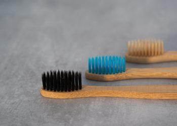 5 Langkah Merawat Kesehatan Gigi dan Mulut Agar Tak Ompong Saat Lansia