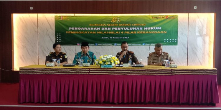 Kejaksaan Negeri (Kejari) Kota Bandar Lampung memberikan penyuluhan hukum untuk pengurus LDII Kota Bandar Lampung, Provinsi Lampung, pada Senin (13/2). Foto: LINES.