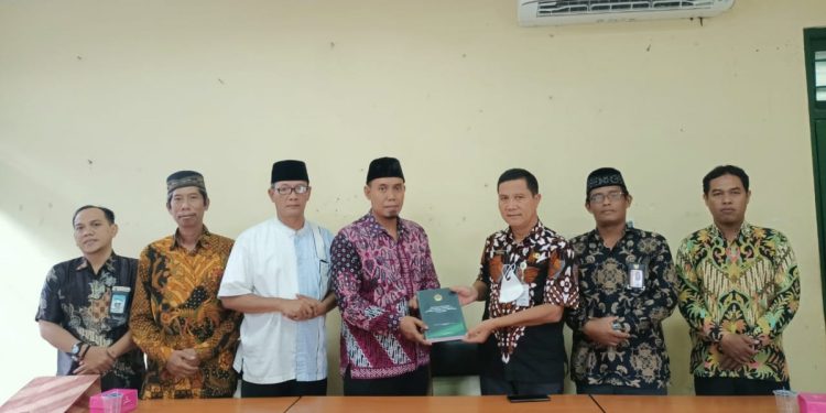 Pengurus DPD LDII Bantul beraudiensi dengan Badan Kesatuan Bangsa dan Politik (Kesbangpol) Kabupaten Bantul. Foto: LINES.