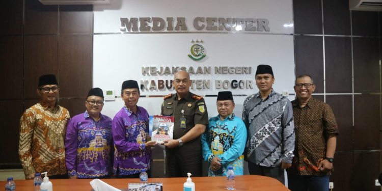 Kunjungan pengurus LDII Bogor ke Kejari. Foto: LINES.