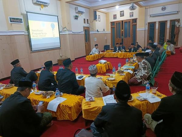Ketua Umum Majelis Ulama Indonesia (Ketum MUI) Kecamatan Sukolilo Kota Surabaya, KH Moh. Mukhrojin mengatakan penting vaksin Tasamuh diinjeksikan kepada pengurus ormas Islam. Foto: LINES.