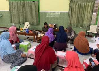 Wanita PAC LDII Burengan Ikuti Pelatihan Kue Ala Hotel Berbintang