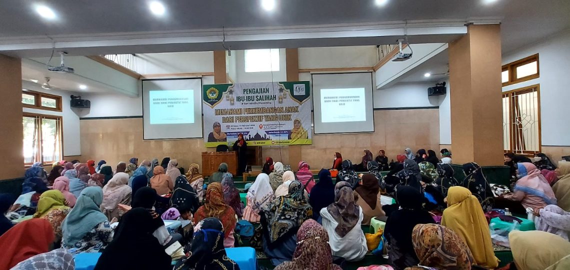 DPD LDII Jakarta Selatan (Jaksel) menyelenggarakan pengajian para ibu bertajuk “Seri Mindful Parenting” dengan topik “Memahami Perkembangan Anak dari Perspektif yang Unik” di Masjid Baitul Hasan, Lenteng Agung, Jakarta. Foto: LINES.