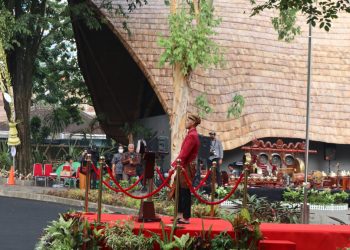 Siswa SMP Budi Utomo Naungan LDII Solo Jadi Pembina Upacara HUT ke-278 Kota Solo