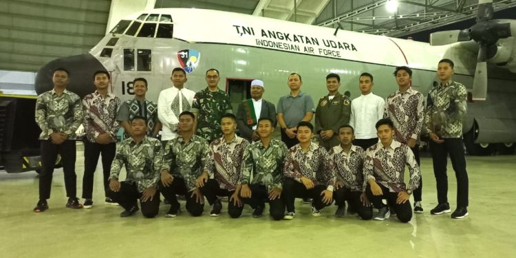 Ustadz LDII, H. Wahendi berkesempatan hadir memberikan tausyiah pada pengajian rutin Skuadron Udara 31 TNI Angkatan Udara (AU). Foto: LINES.