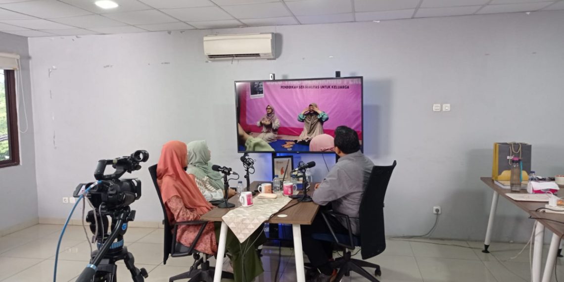 Biro Pemberdayaan Perempuan dan Kesejahteraan Keluarga (PPKK) DPW LDII DKI Jakarta menggelar Webinar Podcast (Webcast) mengenai mahram dalam "Edukasi Seksualitas Keluarga". Foto: LINES.