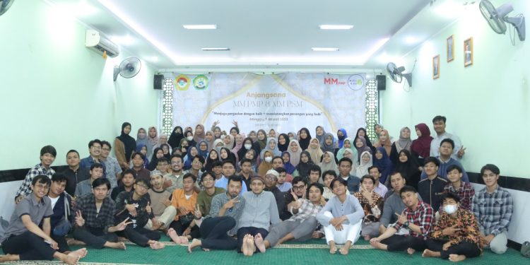 Anjangsana Pemuda LDII Pasar Minggu dan Pela Mampang digelar untuk mempererat komunikasi. Foto: LINES.