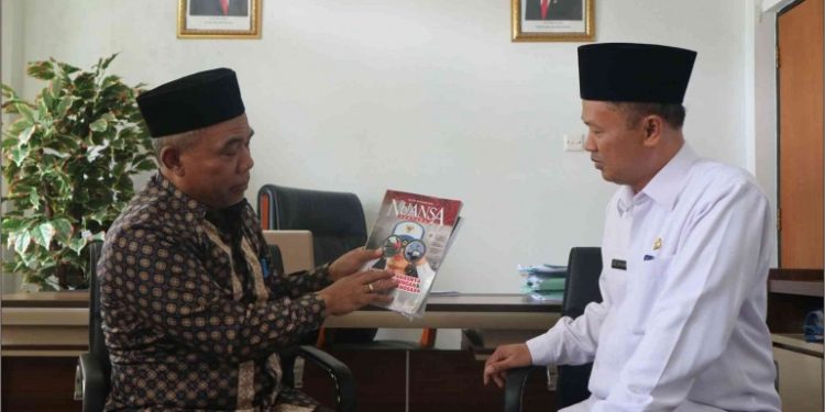 Ketua DPD LDII Kota Bogor Radjab Tampubolon berserta jajarannya beraudiensi ke Kantor Kemenag Kota Bogor, pada Senin (6/3). Foto: LINES.