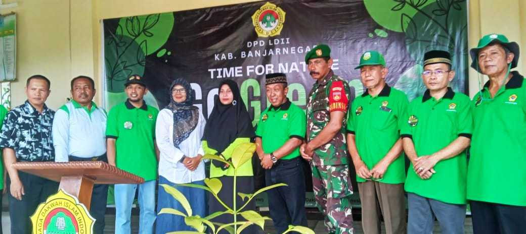 LDII Banjarnegara menggelar penanaman pohon untuk cegah bencana alam. Foto: LINES.