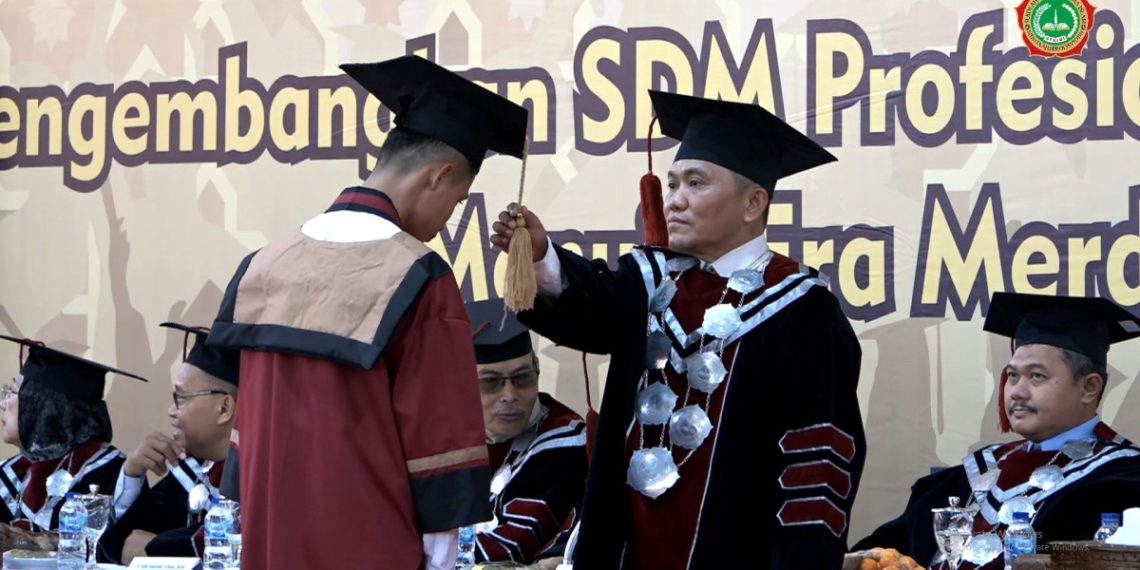 Ketua Sekolah Tinggi Agama Islam Minhajurrosyidin (STAIMI) Jakarta, Dr. (Cand) Tri Gunawan Hadi mewisuda 42 lulusan tahun 2022-2023. Foto: LINES.