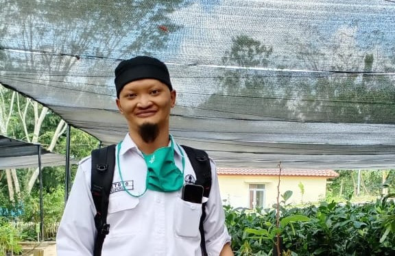 Arsiparis Ahli Muda Kementerian Lingkungan Hidup dan Kehutanan (KLHK) Astoto Nugroho, terpilih menjadi Arsiparis Teladan tahun 2023. Foto: LINES.