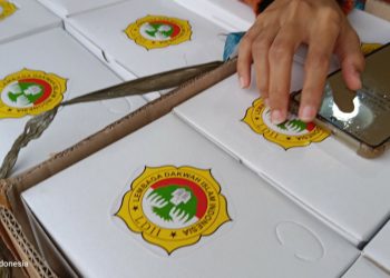 Gandeng Bhabinkamtibmas, LDII Bintara Bagikan Takjil kepada Pelintas