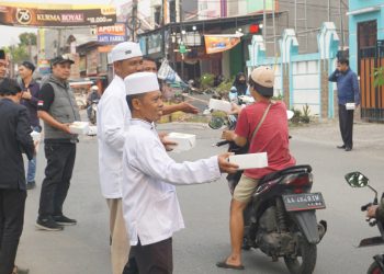 LDII Jatimulya Bekasi Berbagi Takjil, Bukti Solidaritas sesama Muslim