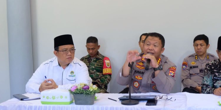 Polda Lampung menggandeng DPW LDII Provinsi Lampung mengadakan diskusi bertajuk "Jumat Curhat". Foto: LINES.