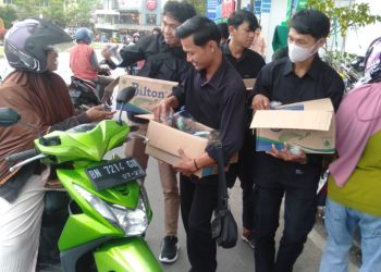 Pemuda LDII Belitung Berbagi Takjil untuk Tanamkan Empati dan Peduli Sosial