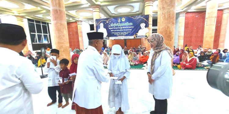 Safari Ramadan Bupati Banyuwangi Ipuk Fiestiandani beserta jajaran ke LDII Banyuwangi. Foto: LINES.
