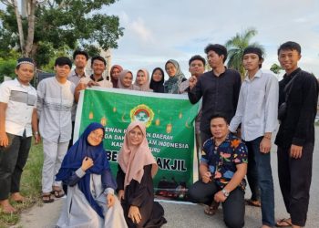 DPD LDII Buru Bagi 400 Paket Takjil di Kota Namlea