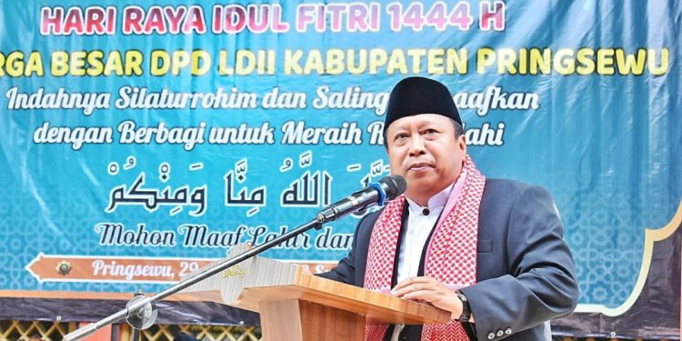 DPD LDII Kabupaten Pringsewu menghelat halalbihalal dan bazar, dengan tema “Indahnya Silaturahim dan Saling Memaafkan dengan Berbagi untuk Meraih Rida Ilahi”, di halaman Masjid Baitul Izza, Pringsewu. Foto: LINES.