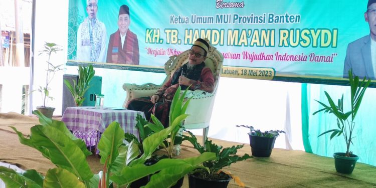 Ketua Umum MUI Provinsi Banten, KH Tb. Hamdi Ma'ani Rusydi hadir dalam acara itu memberikan tausiah. Foto: LINES.