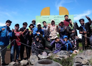 LDII Depok Latih Disiplin Generasi Muda dengan Naik Gunung Merbabu