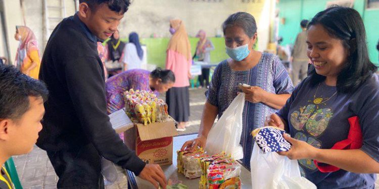 Pimpinan Cabang (PC) LDII Mertoyudan, Kabupaten Magelang, Jawa Tengah kembali mengadakan “Bazaar Pasar Murah dan Pakaian Barokah” untuk warga masyarakat Mertoyudan dan sekitarnya. Foto: LINES.