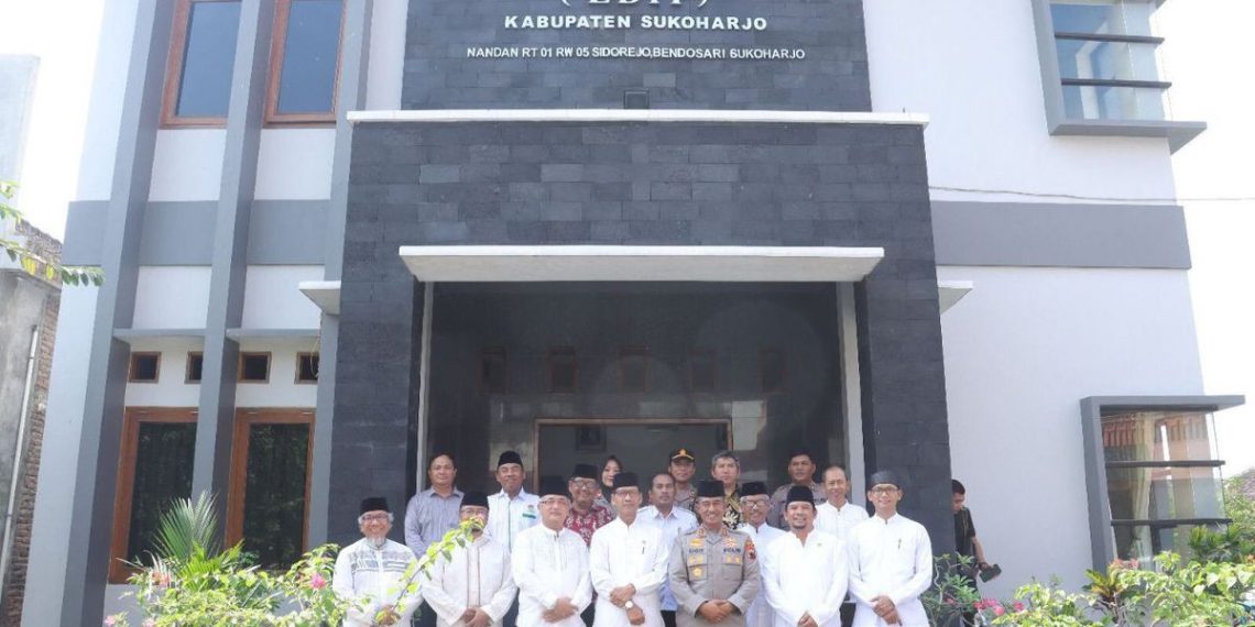 Ketua DPD LDII Kabupaten Sukoharjo, Dalono, menyambut baik kunjungan Kapolres Sigit dan berterima kasih atas perhatian yang diberikan. Foto: LINES.