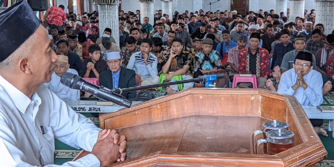 Sekretaris Umum MUI Kabupaten Kediri, Gus Dafid Fuadi menghadiri pengajian LDII, di Pondok Pesantren Nurul Azizah, Balongjeruk, Kediri, Jawa Timur. Foto: LINES.