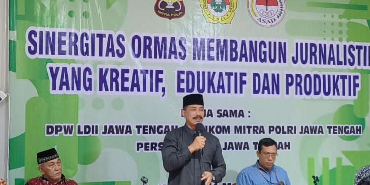 DPW LDII Jawa Tengah bekerja sama dengan Senkom Mitra Polri dan Persinas ASAD menggelar pelatihan jurnalistik di aula Generus Nusantara Boarding School, Kendal, Jawa Tengah. Foto: LINES.