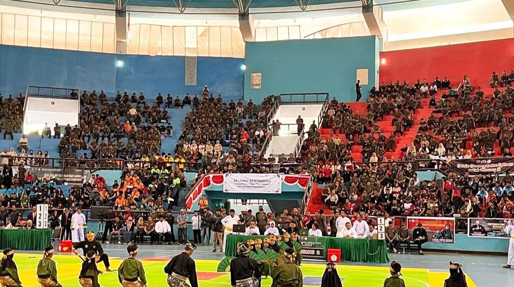 Kodam XIV/Hasanuddin menyelenggarakan turnamen terbuka pencak silat yang dikenal sebagai Piala Kepala Staf Angkatan Darat (Kasad) di GOR Sudiang, Makassar. Foto: LINES.