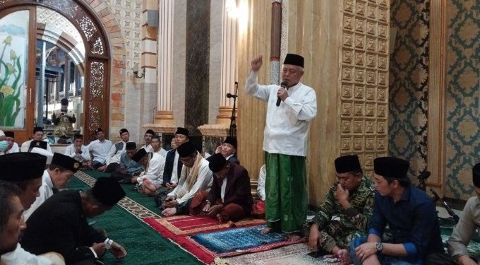 Untuk memperkuat sinergi antara Pemerintah Kabupaten Malang dan ormas Islam, Bupati Sanusi, melaksanakan kegiatan subuh keliling di Masjid Besar Baitul Hikmah (LDII) Gondanglegi, Malang. Foto: LINES.