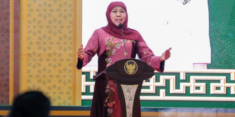 Gubernur Jawa Timur (Jatim) Khofifah Indar Parawansa mengajak LDII, dan semua pihak menjaga persatuan dan kesatuan menjelang pemilu tahun 2024. Foto: LINES.