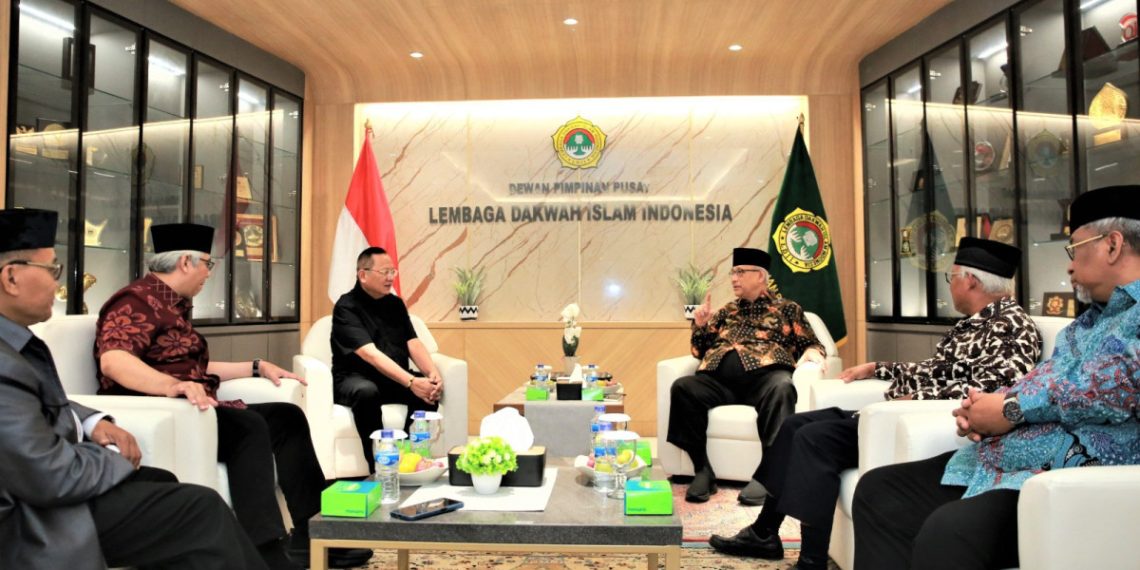 Ketua Komisi IV DPR RI Sudin mengharapkan terjadinya kolaborasi dan kerja sama antara DPP LDII dengan pihaknya, untuk memajukan sumber daya penghidupan masyarakat. Foto: LINES.