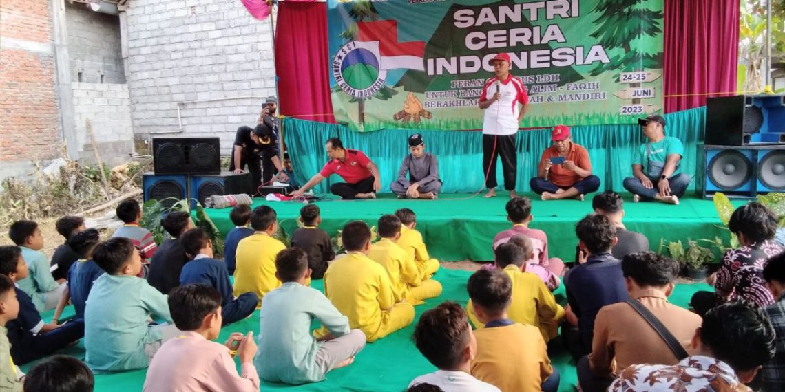 PC LDII Gambiran Kabupaten Banyuwangi bersama Penggerak Pembina Generasi Penerus/Generus (PPG) menggelar Perkemahan Akhir Tahun Ajaran. Foto: LINES.