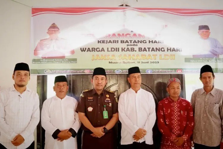 DPD LDII Batanghari bekerja sama dengan Kejaksaan Negeri (Kejari) menggelar penerangan hukum bagi ratusan warga LDII. Foto: LINES.
