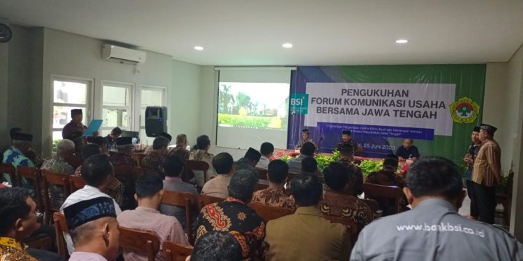 Forum Komunikasi Usaha Bersama (Forkom UB) jawa Tengah telah dikukuhkan pada Minggu (25/6) di GNBS Kendal, Jawa Tengah. Foto: LINES.
