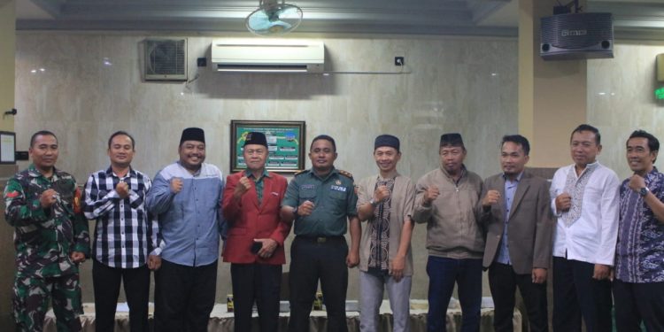 Ketua PPPM Baitul Makmur Surabaya, Raditya Bambang Purnomo mengatakan, pihaknya terus berupaya menanamkan Pancasila pada para santri dengan berbagai kegiatan seperti pembekalan wawasan kebangsaan, seminar kepancasilaan dan ikut aktif dalam gotong-royong. Foto: LINES.