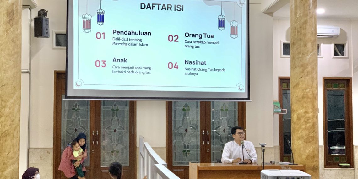 PC LDII Pondok Gede bekerja sama dengan PC LDII Jatibening menyelenggarakan pengajian khusus untuk orangtua dan anak di Masjid Baiturrahman, Kota Bekasi, Jawa Barat. Foto: LINES.
