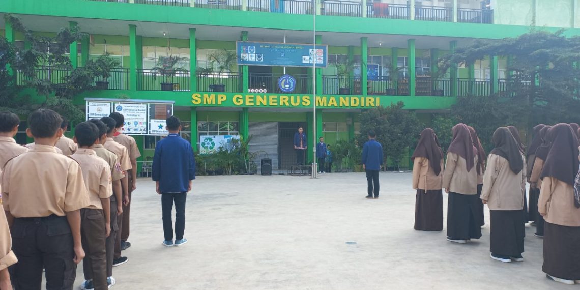 SMP Generus Mandiri dan Ponpes Darul Ilmi di bawah naungan LDII Bogor menyelenggarakan upacara peringatan Hari Lahir Pancasila. Foto: LINES.