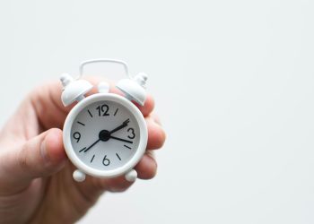 Tidur Sebelum Jam 10 Malam Sulitkah? Begini Tipsnya!