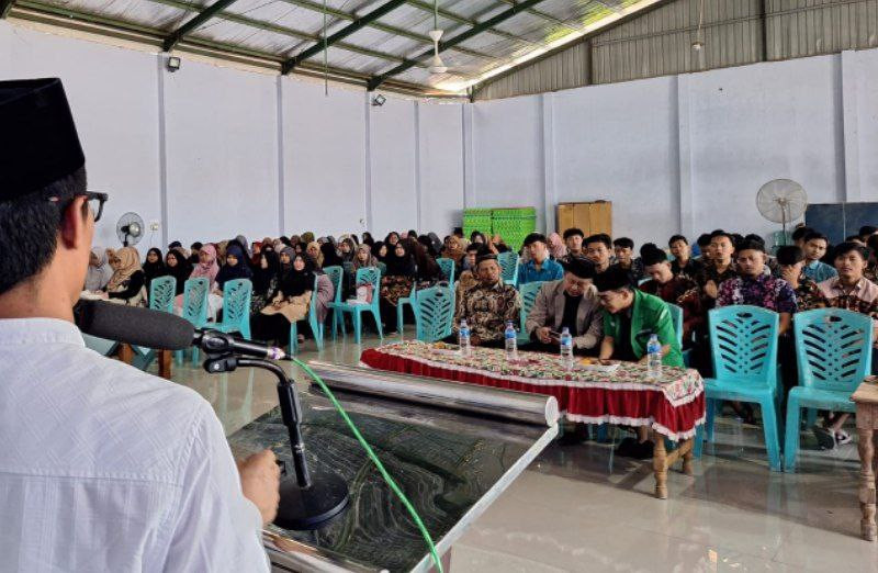 Bertempat di Pondok Pesantren Pelajar dan Mahasiswa (PPPM) Birrul Waalidain, Bojonegoro, generasi muda LDII Kabupaten Bojonegoro, Jawa Timur menggelar talk show. Foto: LINES.