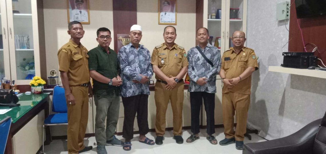 Camat Kota Kisaran Barat, Khalid Armansyah Lubis menerima kunjungan pengurus Pimpinan Cabang (PC) LDII Kota Kisaran Barat. Foto: LINES.
