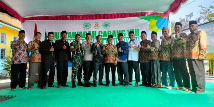 Ketua PC LDII Balongbendo, H. Mudji Slamet, bersama Sekretaris PC LDII Kecamatan Balongbendo, Kusdiyanto menghadiri Musyawarah Cabang (Muscab) VIII Pimpinan Cabang Muhammadiyah dan Pimpinan Cabang Aisyiyah Balongbendo, Sidoarjo, Jawa Timur