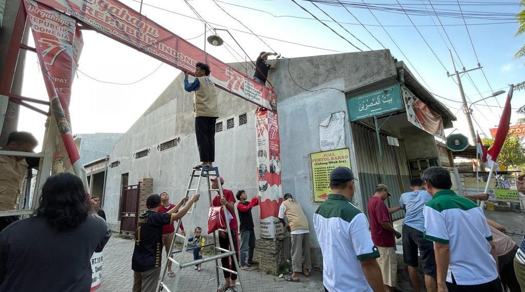 Kerja Bakti Nasional LDII LDII Gotong Royong Kerja Bakti Nasionalisme Kebangsaan Merah Putih Bersih Suci Mengepel Ngepel Solid RakernasLDII2023