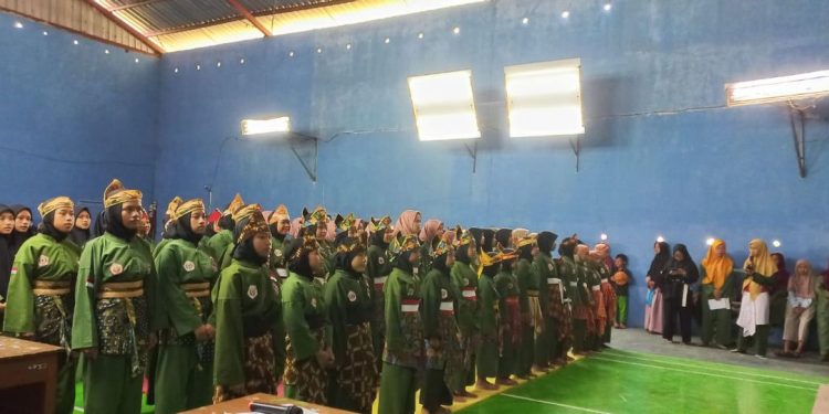 Persinas ASAD Sukoharjo Selatan melaksanakan lomba perdana Pasang Giri Putri 2023.  Foto: LINES.