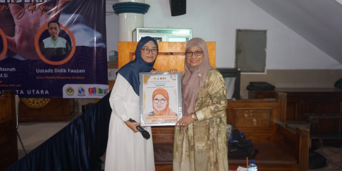 Praktisi psikologi juga sebagai Anggota Departemen Pendidikan Umum dan Pelatihan DPP LDII Nana Maznah Prasetyo sangat mengapresiasi kegiatan yang diadakan Forum Generus Remaja Jakarta Utara itu. Foto: LINES.